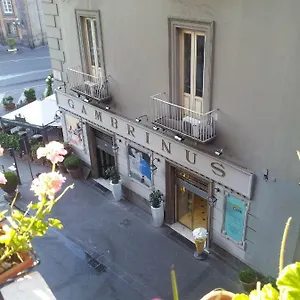 Edoardo Al Plebiscito , Napoli Italia